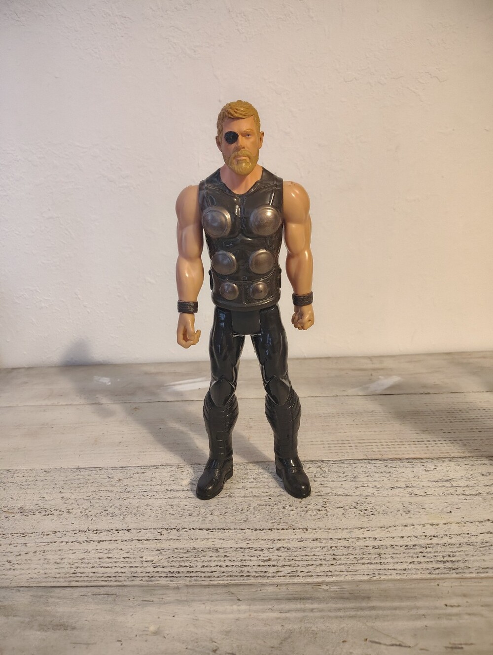 Marvel Avengers: Infinity War Titan Hero Series Thor please look at the pictures